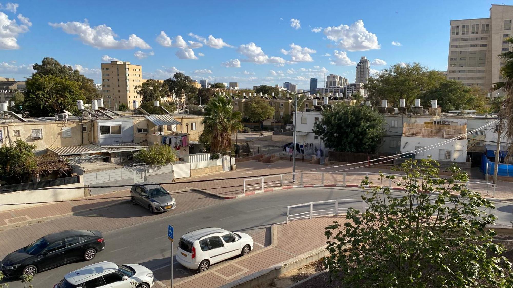 Appartamento דירה יפיפיה! מיקום מעולה! אוניברסיטת בן גוריון, סורוקה, שוק, פארק! Beersheba Esterno foto
