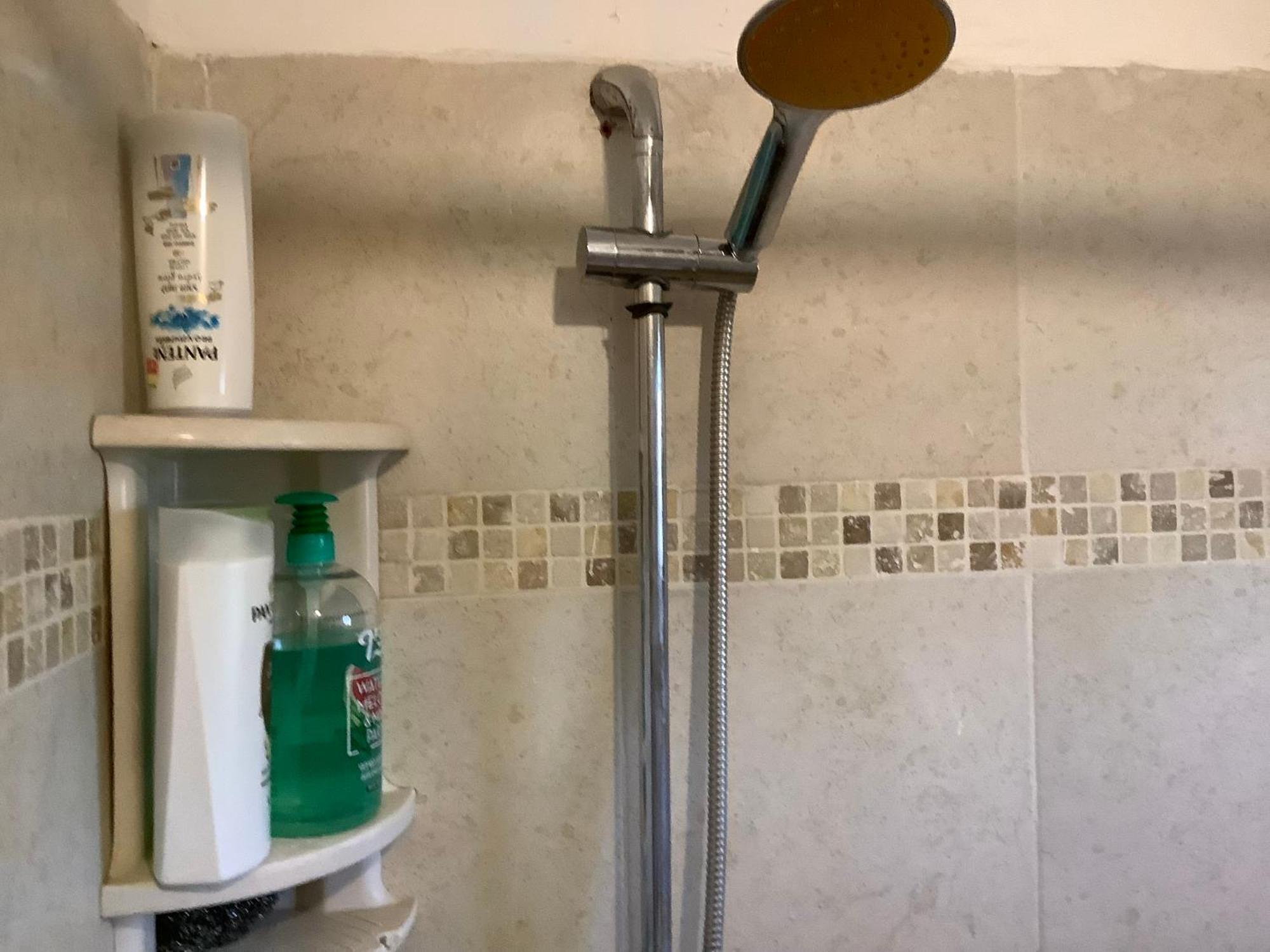 Appartamento דירה יפיפיה! מיקום מעולה! אוניברסיטת בן גוריון, סורוקה, שוק, פארק! Beersheba Esterno foto